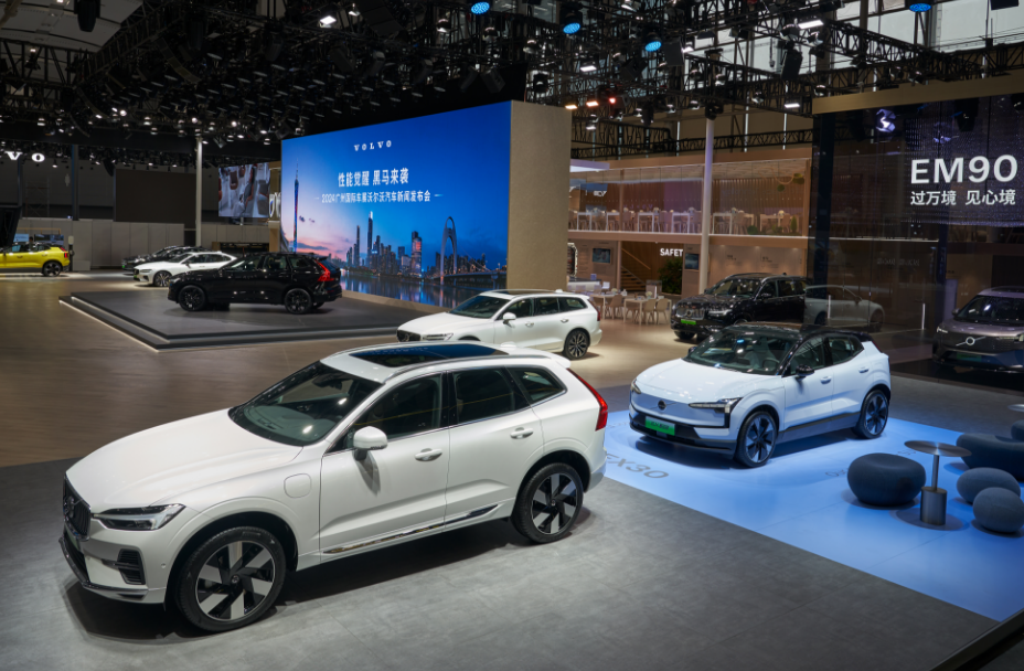 九游app：颜粉狂喜全黑化设计适配B5动力沃尔沃XC60极夜黑来了！