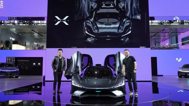极越首款AI智驾超跑ROBO X广州车展全球首发(图1)