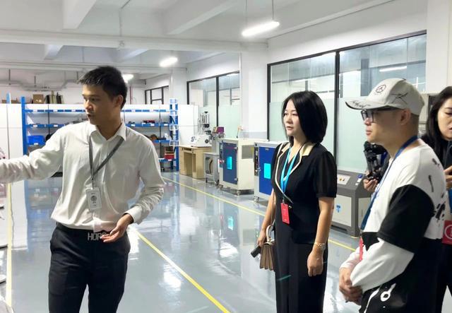 品质门窗溯源 富轩门窗联合行业协会和媒体走进“好博窗控”(图3)