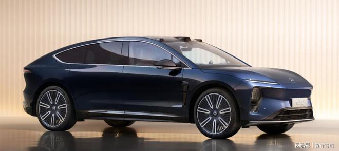 蔚来ET9上市首搭雪松智能系统+天行智能底盘788万起(图2)