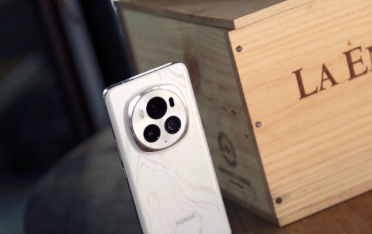 2024耐用性强的3打手机：流畅不卡顿防水耐摔三年无忧(图3)