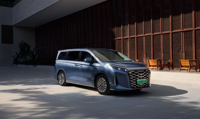 九游官网入口：售价2498万元起！中大型智能旗舰MPV比亚迪夏正式上市(图5)