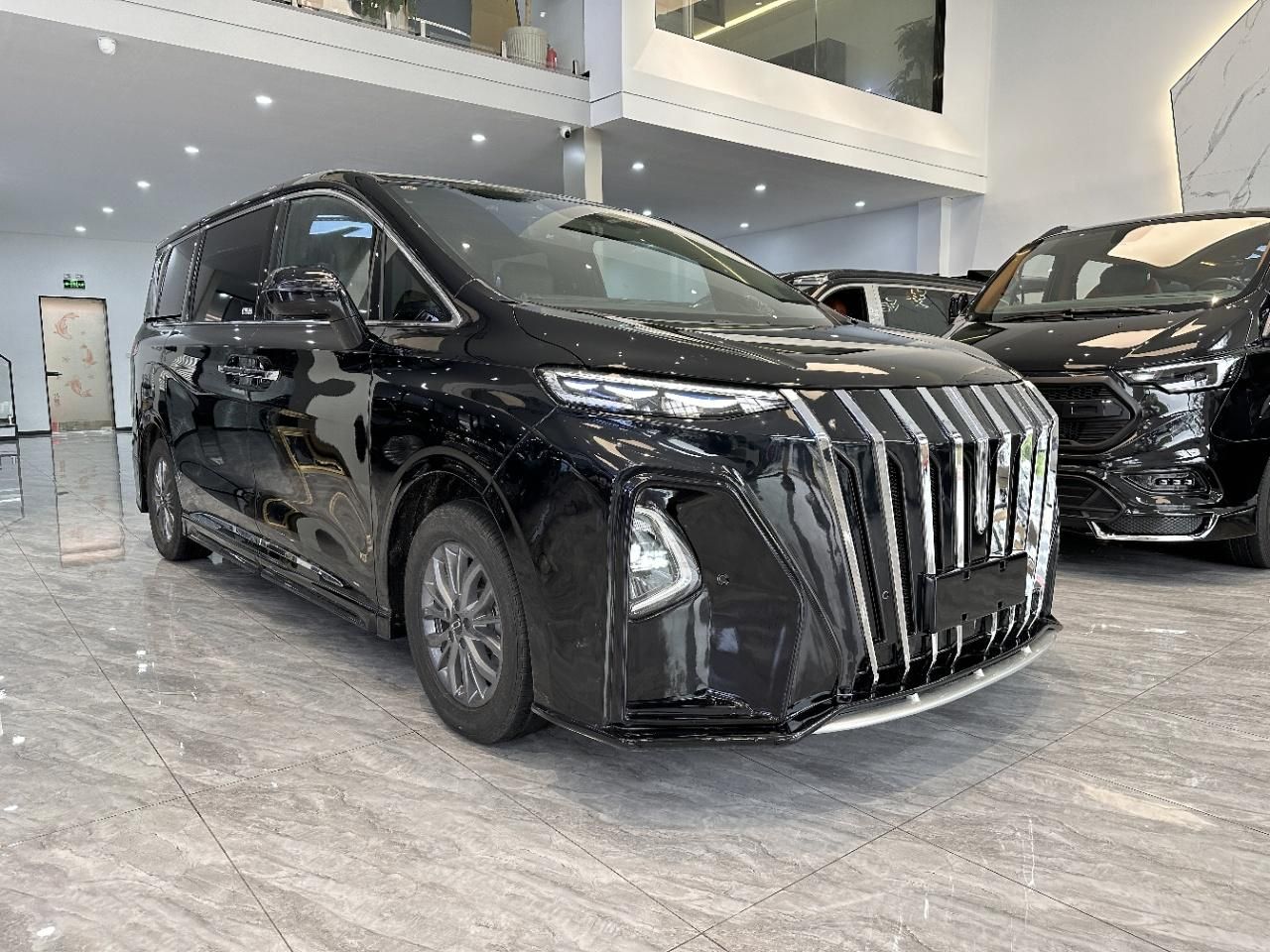 九游官网入口:一汽纵横家七座商务车:以东方智慧重塑出行新境界