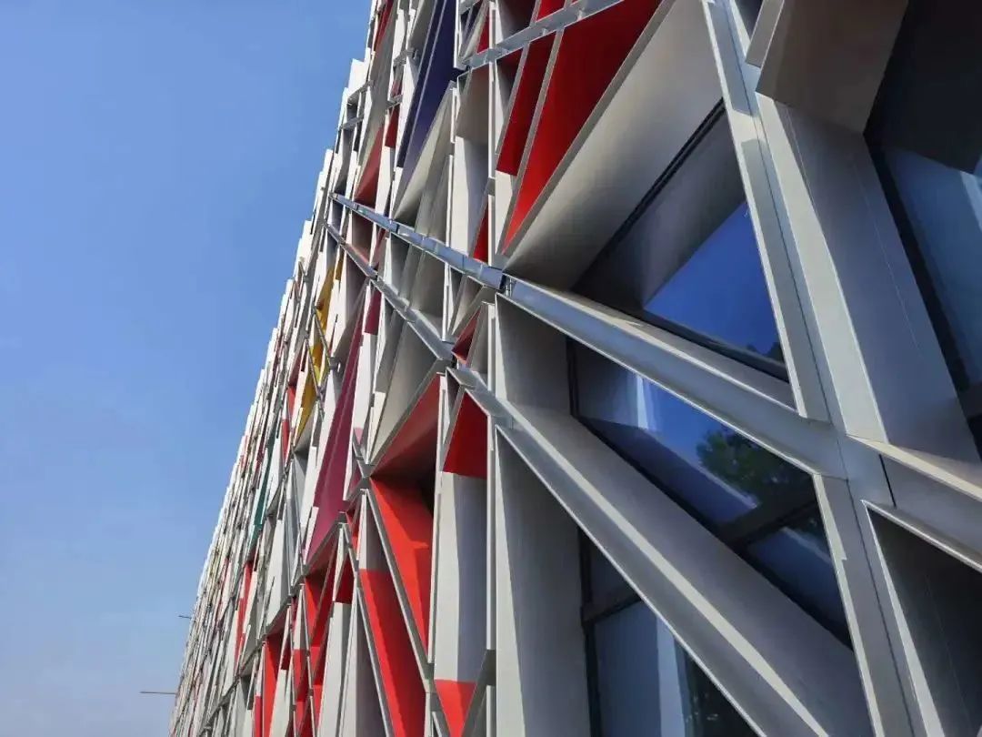 中国幕墙网___门窗五金门窗五金知识产品市场隔热条经典工程行业透视企业新闻市场分析