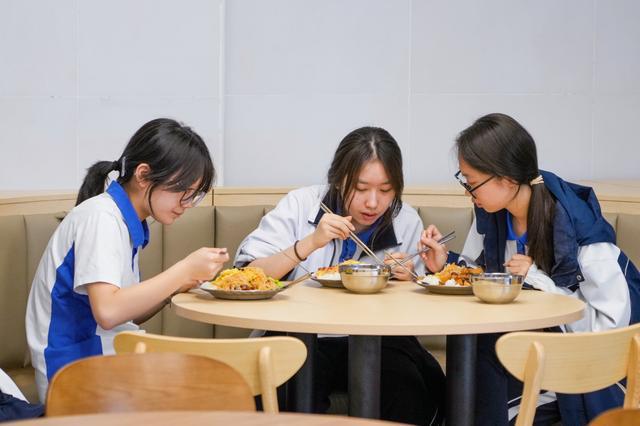 九游体育：深港教育“顶配”合作！探秘港中大（深圳）附属明德高中(图6)