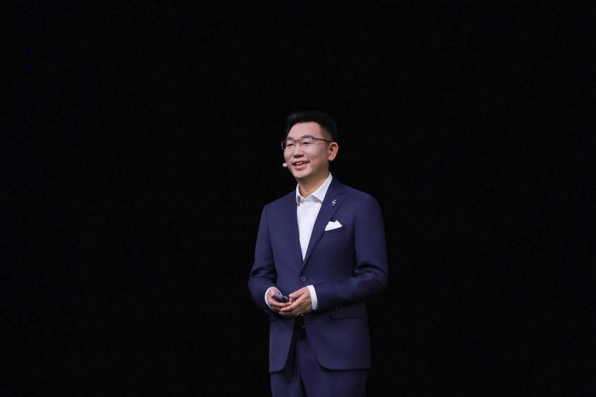 重塑家庭旗舰新格局！问界M8售3598万起带来八项全能新体验(图2)