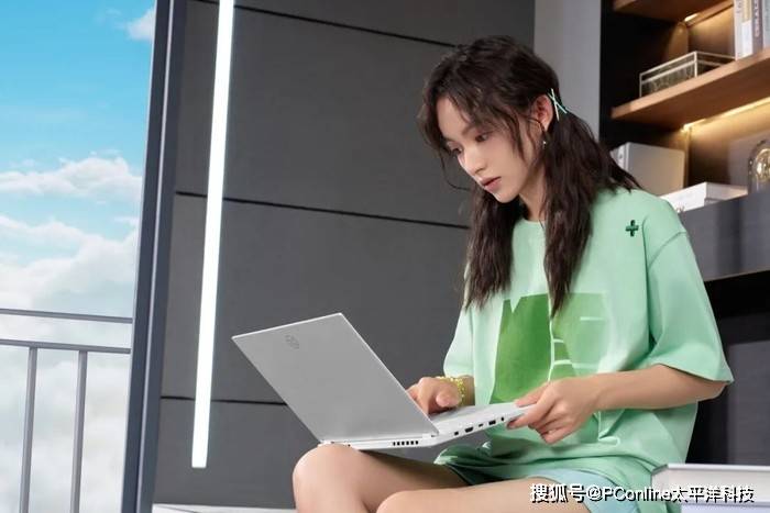 天选之作！华硕两款高性能高颜值笔记本让你创作游戏两不误