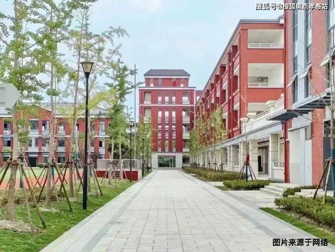 九游官网入口：招商中旅揽阅售楼处发布：以云轨为琴弦 弹奏山海间的星辰变奏曲(图37)