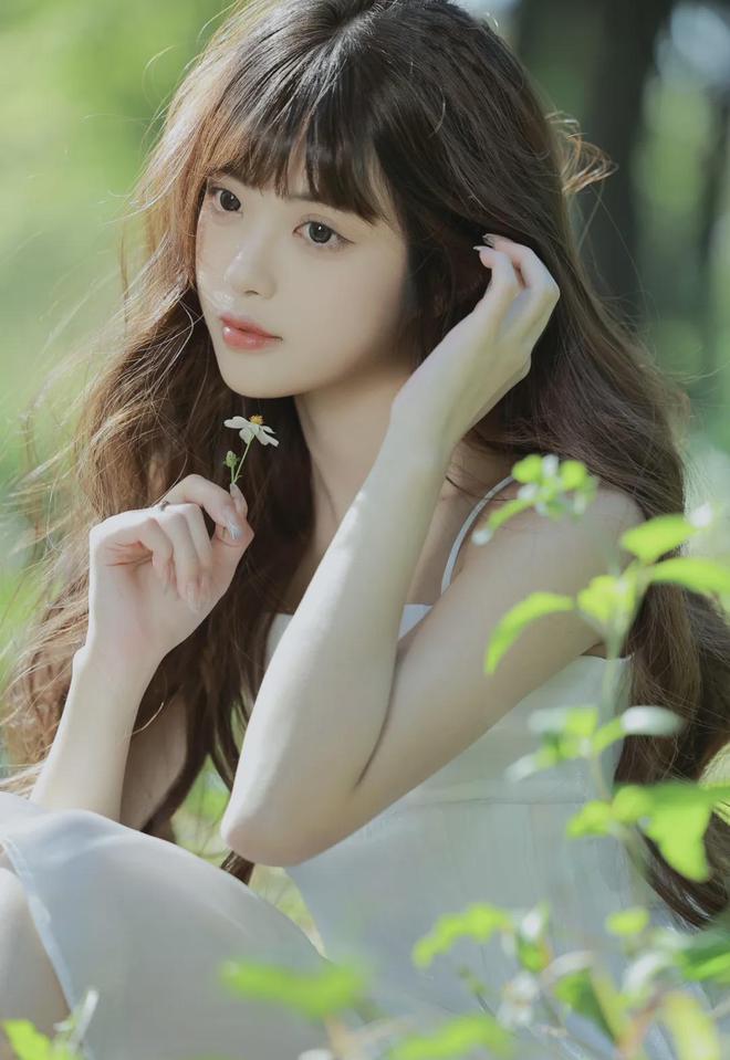 女生脱个精光给男生捅