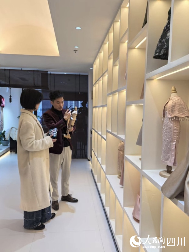 九游app：从“沉睡账本”到“活力引擎” 成都存量资产盘活“方程式”(图1)