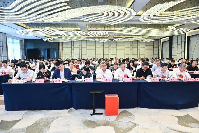 九游官网入口：李佳当选上海市装饰装修行业协会会长(图1)