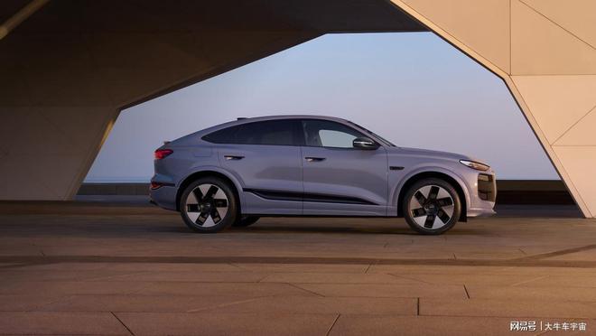 九游体育：传统豪华品牌“纯电进击”奥迪Q6L e-tron如何实力硬刚同级？(图7)