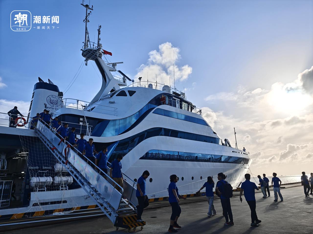 九游体育：漂浮在海上的“大学”(图1)