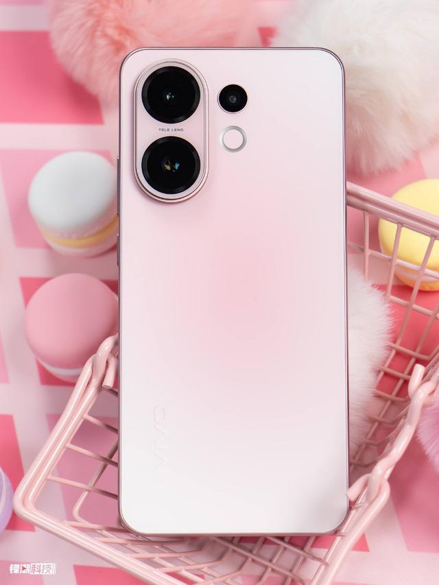 九游官网入口：vivo S30评测：它已经达到了过去“Pro”机型的水准？(图2)