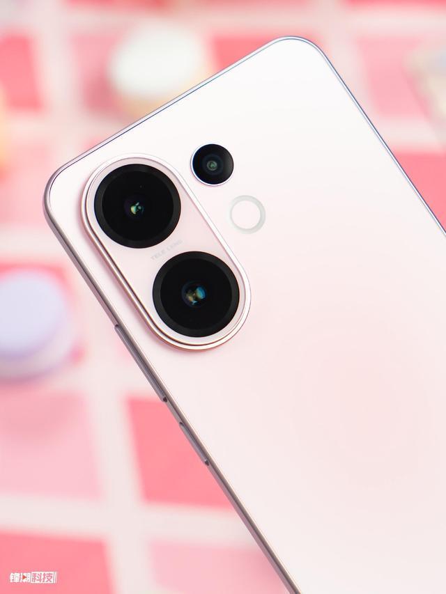 九游官网入口：vivo S30评测：它已经达到了过去“Pro”机型的水准？(图6)