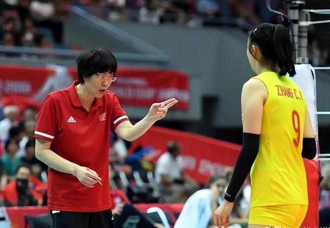 九游体育：中国女排5任主教练3位堪称功勋教练、2位饱受争议你喜欢哪位(图4)