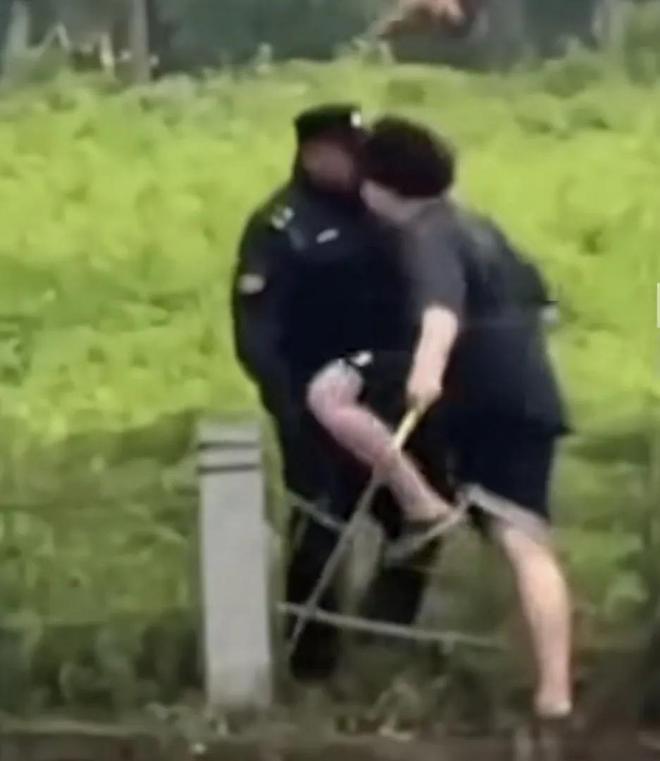 南京大学生校内钓鱼落水后续：当事人回应其他学生发声(图3)