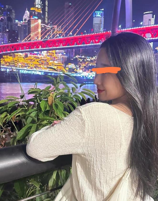 27岁女游客被蛇咬身亡！身材一绝是家中独生女肤白貌美太可惜(图14)