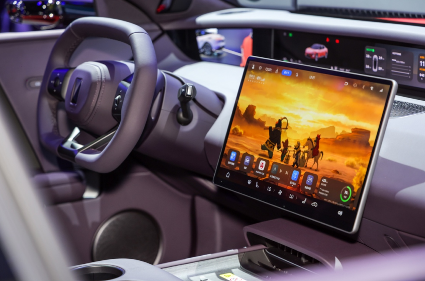 华为乾崑ADS4+鸿蒙座舱！权益价2549万阿维塔06 Ultra增程版上市(图4)