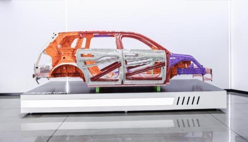 《张朝阳的物理课》赛力斯超级工厂开课！解析问界电池防护密码(图2)