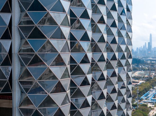 九游官网入口：388米！招商银行 全球总部 幕墙工程完成封顶！进入竣工倒计时(图3)