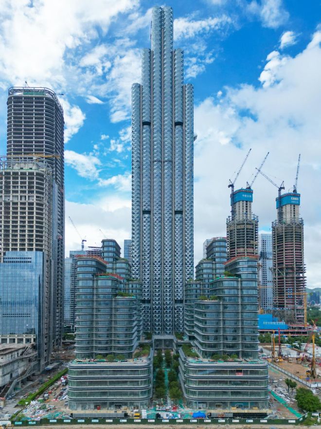 九游官网入口：388米！招商银行 全球总部 幕墙工程完成封顶！进入竣工倒计时(图6)