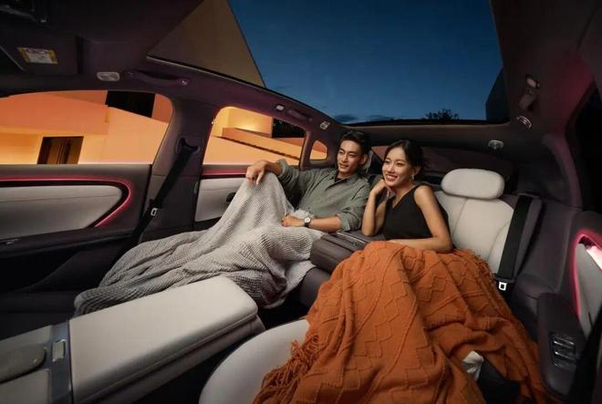 卡罗拉的价格凯美瑞的尺寸？长安启源A06这波刀法太精准了！(图12)