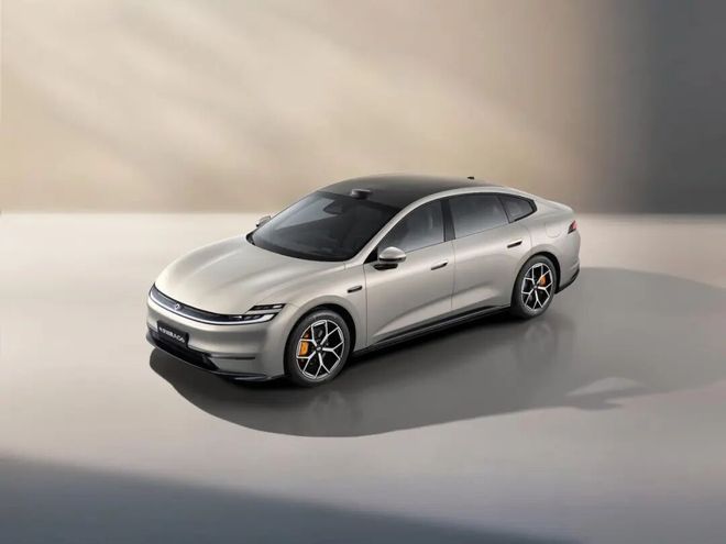 卡罗拉的价格凯美瑞的尺寸？长安启源A06这波刀法太精准了！(图22)