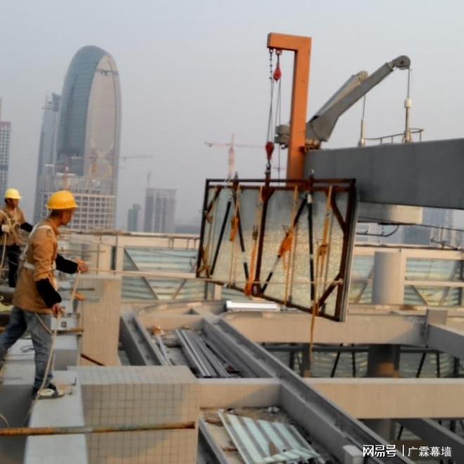 九游体育:幕墙翻新≠停业装修!广霖幕墙施工定制解决方案租户零投诉秘籍