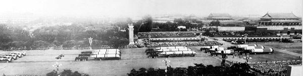 九游app：金灿荣：阅兵式上让我大受震撼的五件大杀器(图8)