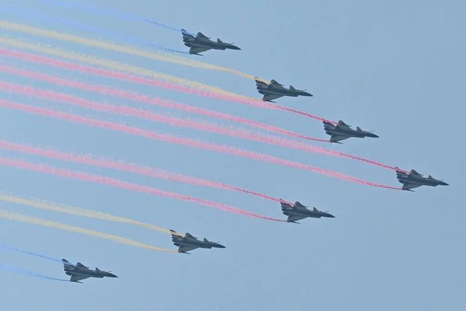 九游app：金灿荣：阅兵式上让我大受震撼的五件大杀器(图14)