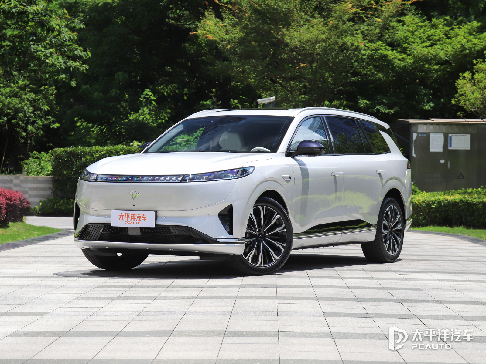 26款纳米01和26款eπ008五座版上市(图7)