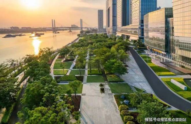 九游体育：⚡ 热搜爆款豪宅：⚡广州之窗售楼处亮相演绎奢居新境！(图6)