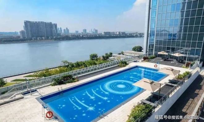 九游体育：⚡ 热搜爆款豪宅：⚡广州之窗售楼处亮相演绎奢居新境！(图10)