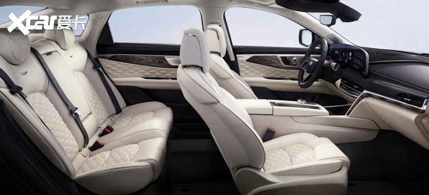 九游官网入口：28万的凯迪拉克新CT6 凭什么敢叫板“百万级”体验？(图3)