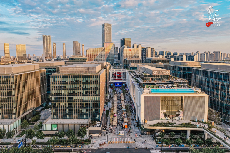 九游体育：2025 爵士上海音乐节收官前滩输出 “文旅商体展” 融合新范式(图6)