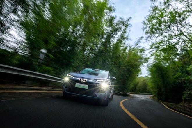 九游体育：试驾奥迪Q6L e-tron：豪华电动的全优答案藏在细节里的均衡之道(图4)