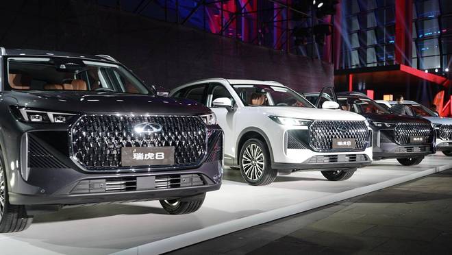 第五代瑞虎8的冠军新打法：让10万级燃油SUV拥有“电感体验”