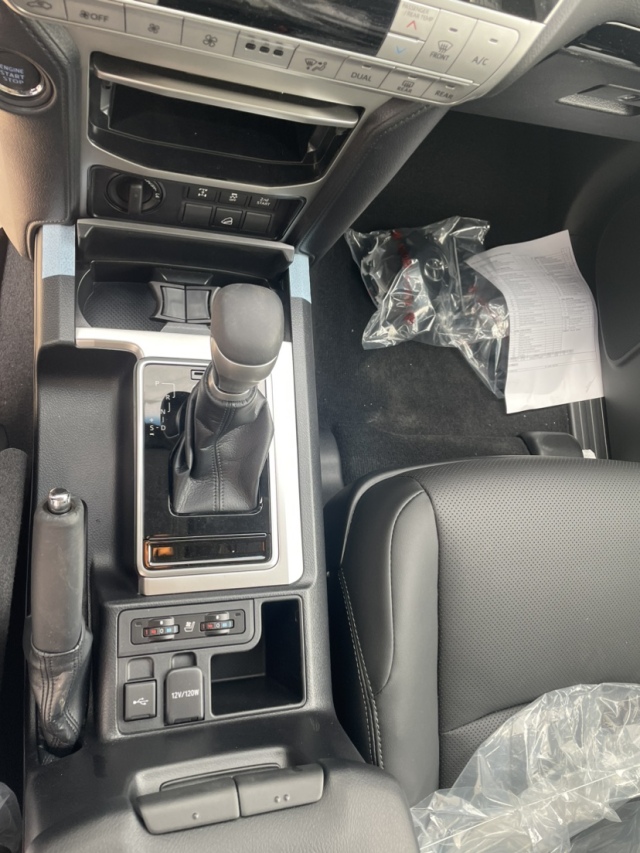 2024款霸道2800 柴油 TXL 九气 底挂 天窗 港口新车落地价多少钱(图4)