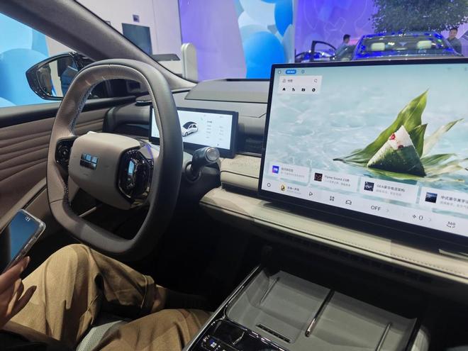 九游app：星耀8构筑全方位安全体系软硬件协同守护出行(图5)