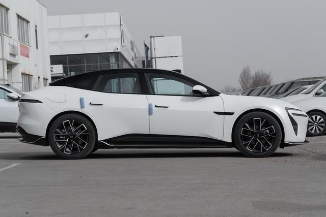 五大超能维度破局 阿维塔06 Elite版焕新上市(图7)