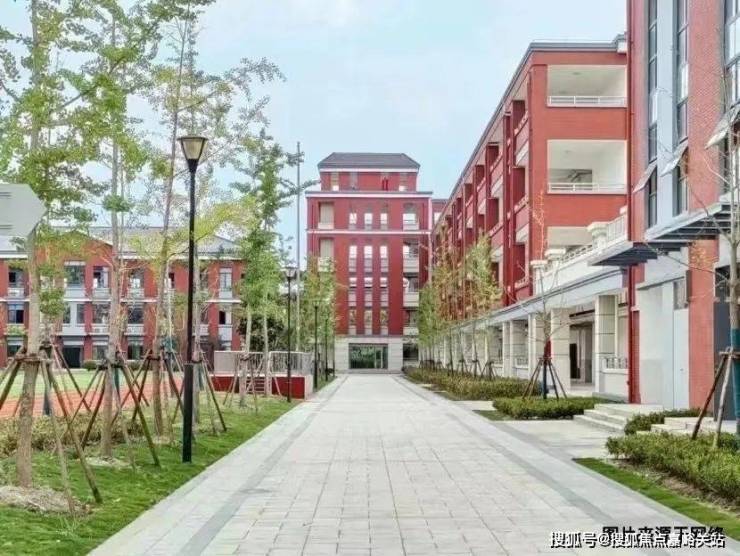 招商中旅揽阅(售楼处) 官方 - 销售中心 - 环境户型价格地址楼盘详情配套招商中旅揽阅售楼处电话交房时间配套电话交房时间(图21)