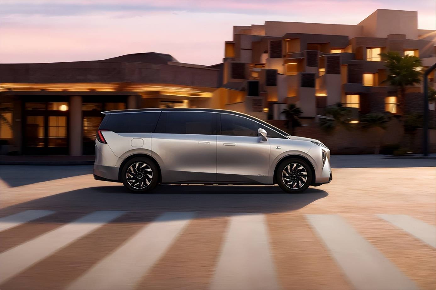 九游体育：别克至境世家上市官方指导价4399万~4699万元家大业大成世家(图8)