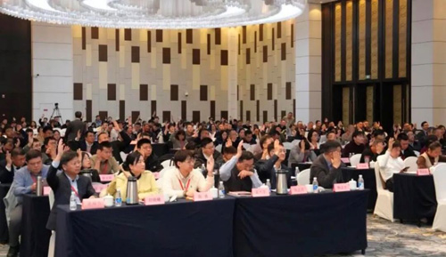 参加中国建筑节能协会第四届第二次理事会暨绿色建筑与“好房子”高质量发展论坛调研天津门窗行业骨干企业