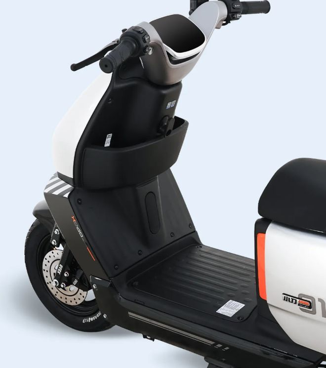 九游体育：金属车身、小包造型！小刀发布新国标电动车还要什么九号、小牛(图5)