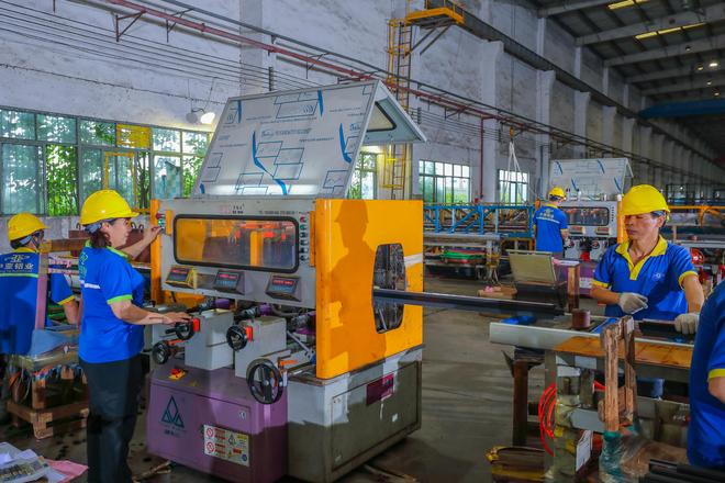 九游app：铝型材挤压厂家：技术赋能市场深耕细作谋产业新篇深圳中亚铝业(图3)