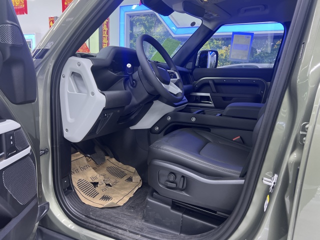 25款路虎卫士20T 30T柴油现车60来万起售配置颜色可选(图3)