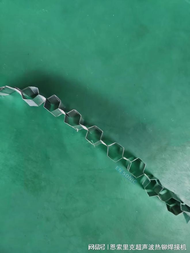 九游官网入口：铝型材蜂窝铝箔超声波点焊机 恩索里克(图2)