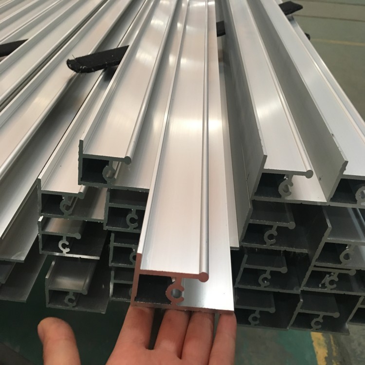 2026模板厂家最新推荐木模板建筑清水覆膜板建筑工程厂家选择指南！(图1)