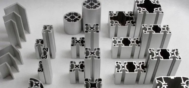 天润铝业取得铝型材表面喷涂机专利保证了整体的喷涂的质量(图1)